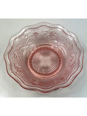 Westmoreland Pink Depression Glass Bowl With Scalloped Edge & Grape Vine Pattern
